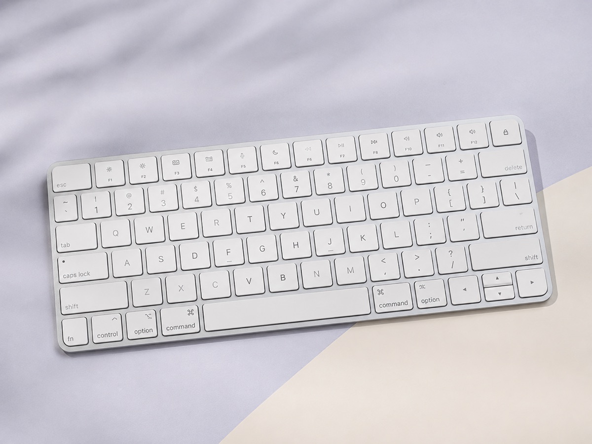 Magic Keyboard USB C product view
